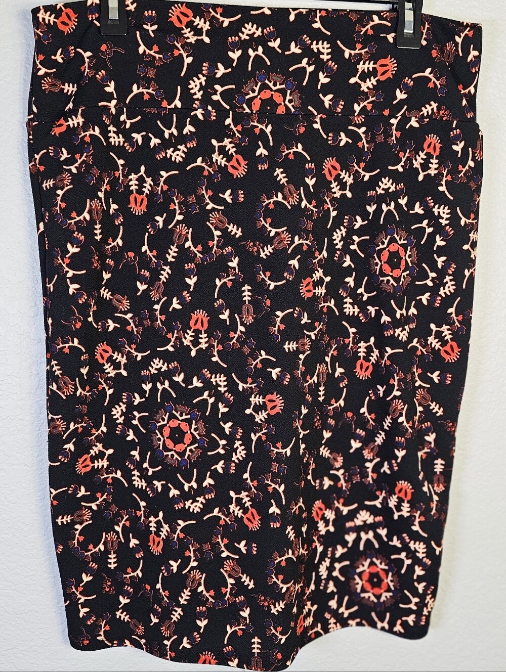 LuLaRoe Cassie Pencil Skirt XL Black Red Floral Skeleton Inspired Halloween
